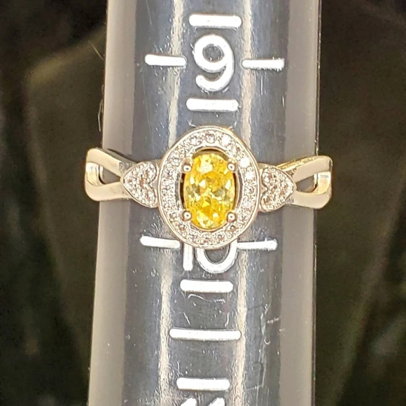 0200. NWOTs ~ Sterling 🥈 Silver ~ Yellow Sapphire ~ Ring 💍~ sz. 9.5 - Picture 1 of 6